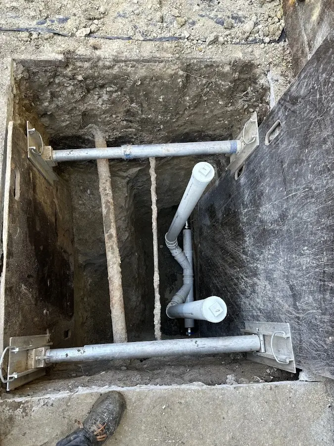 Experienced plumber completing Drain Cleaning work in San Bernardino